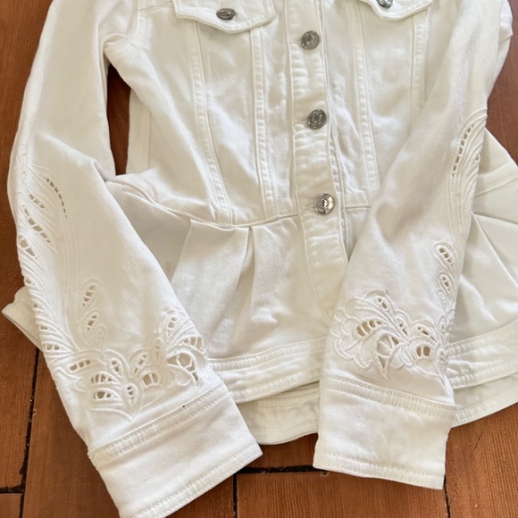 Guess jacket with embroidered details on the sleeves, size XS. The jacket also h - Picture 8 of 12